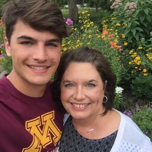 Meet your Posher, Lisa